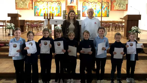 Ogłoszenie wyników Cecyliady dla klas 1-3 2025 podczas słówka w kościele