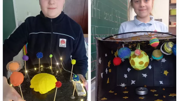 Uczennice klasy 3c prezentują swoje prace na temat Układu Słonecznego