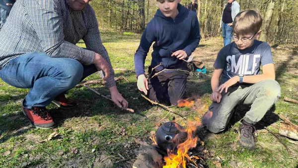 Gotowanie wody na ognisku