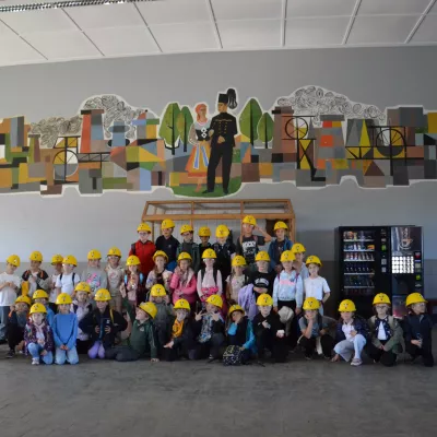 Zdjęcie grupowe klasy 3a i 3b na wycieczce w Kopalni Soli w Kłodawie. 