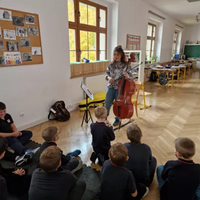 Muzyczna lekcja w klasie 3D