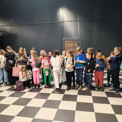 Uczniowie Salezjańskiej Szkoły Podstawowej w parku rozrywki Mandoria