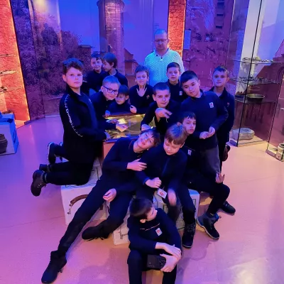 Chłopcy z 4b w Muzeum Archeologicznym i Etnograficznym, zdjęcie grupowe