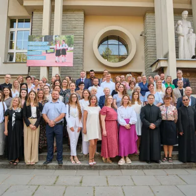 Nauczyciele ZSS na rozpoczęcie roku szkolnego 2025/26. (fot. Amelia Szymańska)
