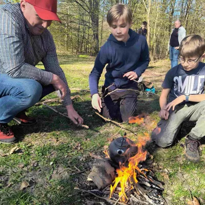 Ognisko rozpalone krzesiwem
