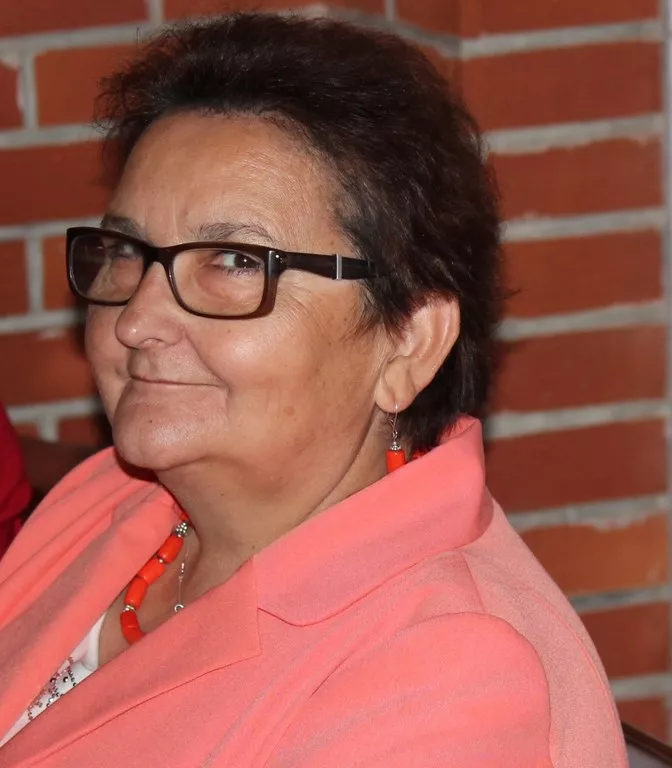 Pani Barbara Gajewska, bibliotekarka szkolna.