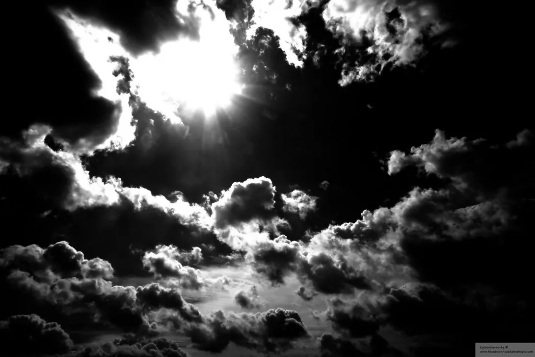 Wyblakła perspektywa horyzontu.