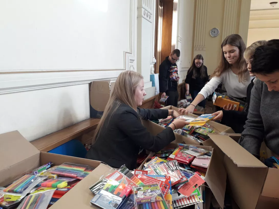 100 wyprawek dla polskich dzieci na Kresach