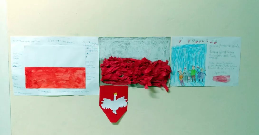 Dekoracje z okazji setnej rocznicy odzyskania przez Polskę niepodległości.