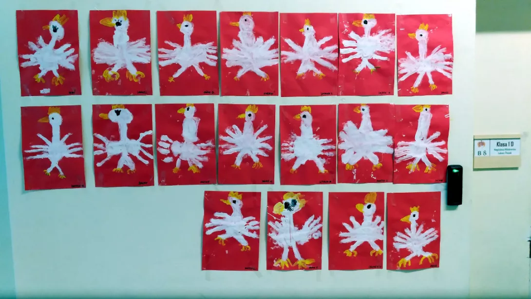 Dekoracje z okazji setnej rocznicy odzyskania przez Polskę niepodległości.