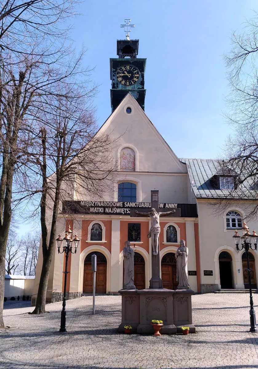 Bazylika św. Anny Samotrzeciej.