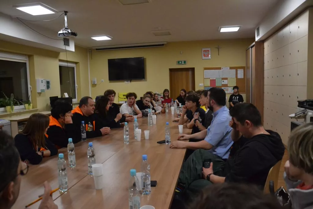 omówienia spektaklu z instruktorami