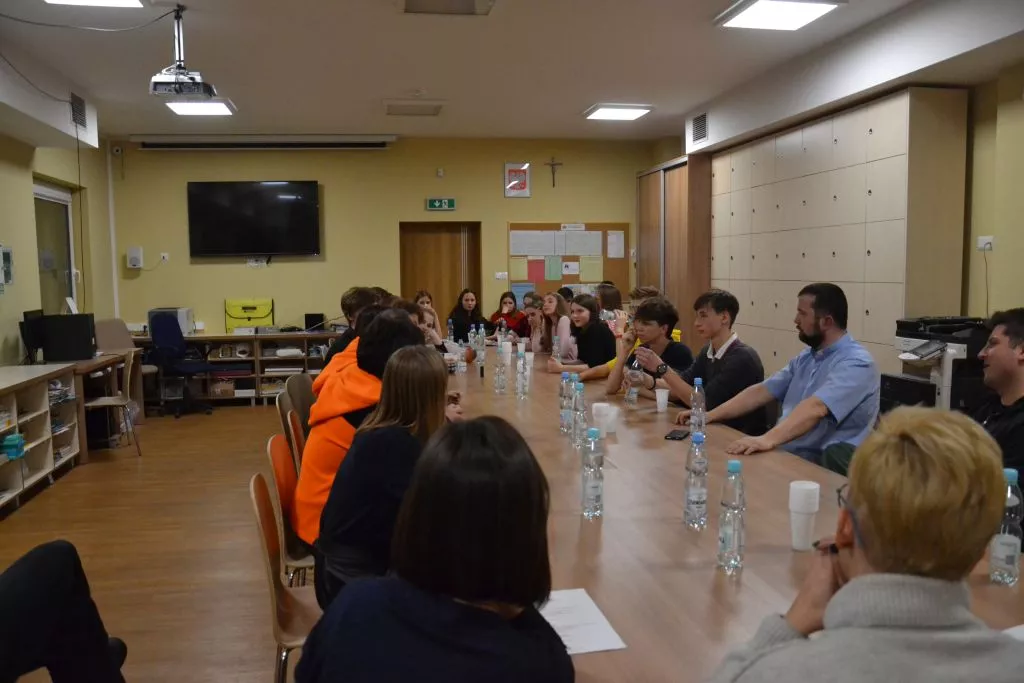 omówienia spektaklu z instruktorami