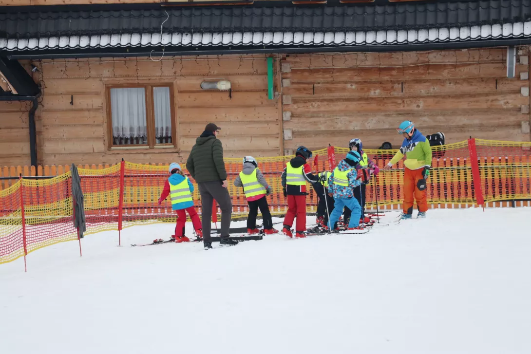 Białka Tatrzańska, grupa najmłodsza z instruktorem