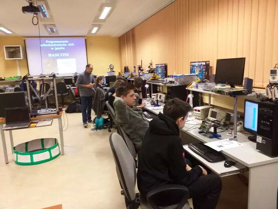 30 stycznia 2020 UŁ(fizyka)