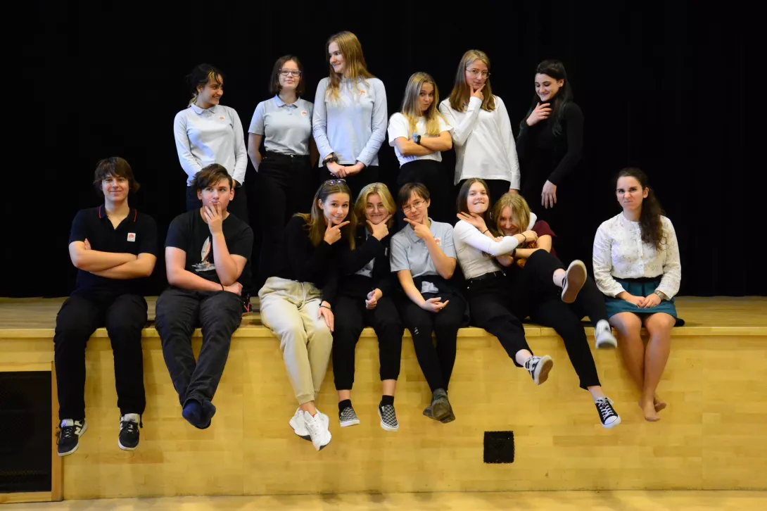 Beznazwy liceum, prowadząca Dominika Ślifierska