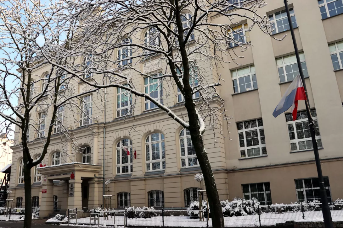Szkoła zimą 2021.