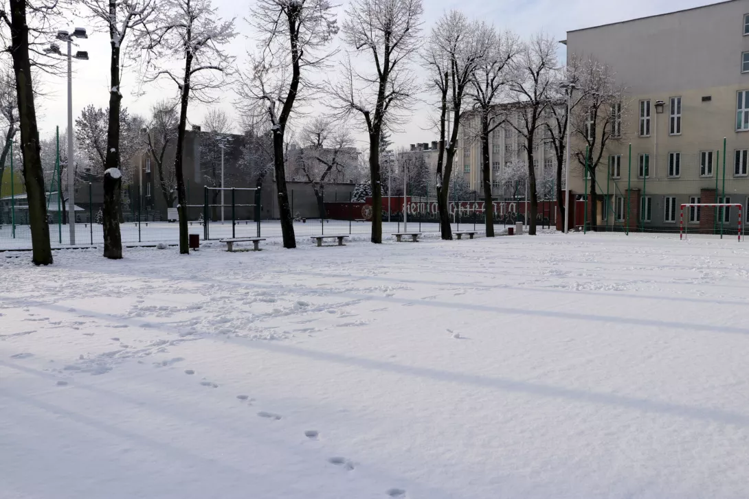 Szkoła zimą 2021.