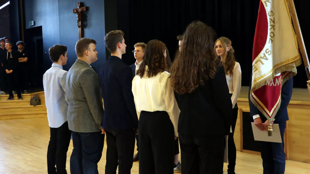 Zaprzysiężenie Samorządu Uczniowskiego SLO 2021/22 (for. Zofia Dziergowska)