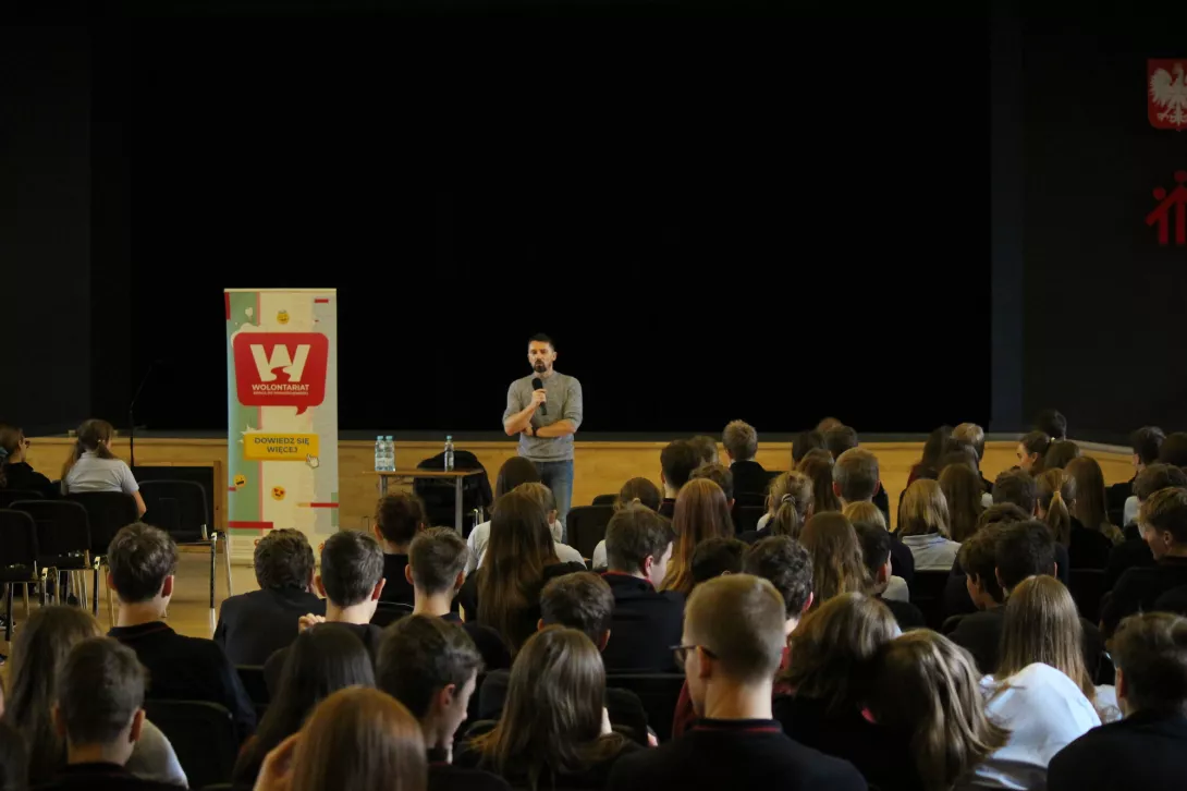 Wolontariat drogą do praworządności