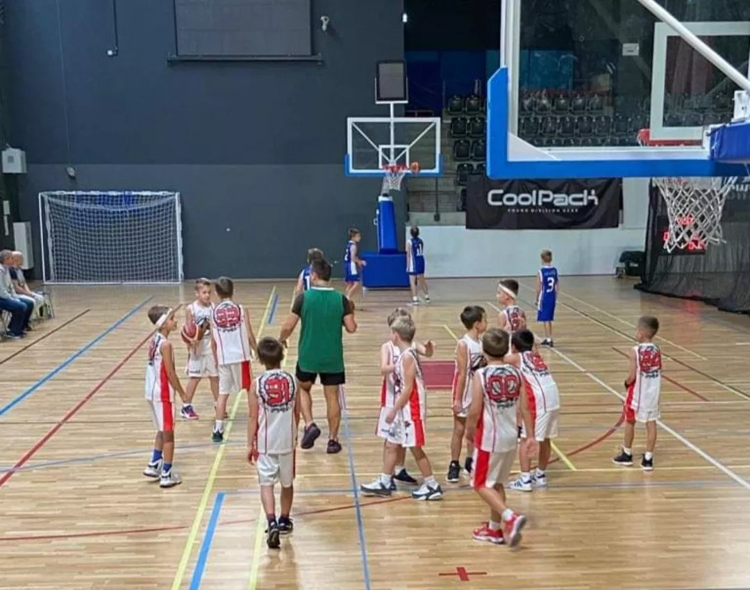Basketball Team PIESKI Grigio