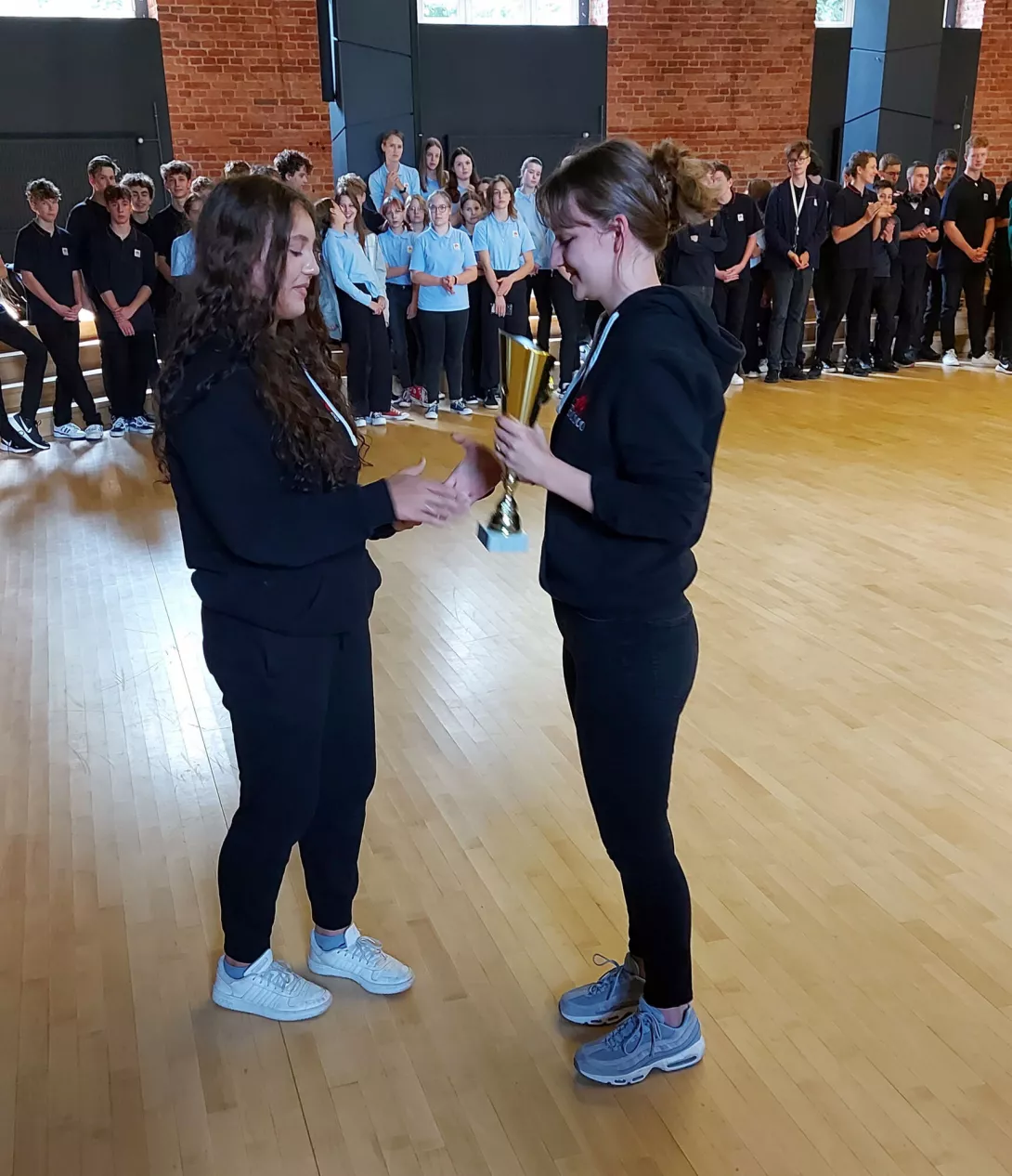 Wręczenie pucharu najbardziej wysportowanej klasie SLO 2022