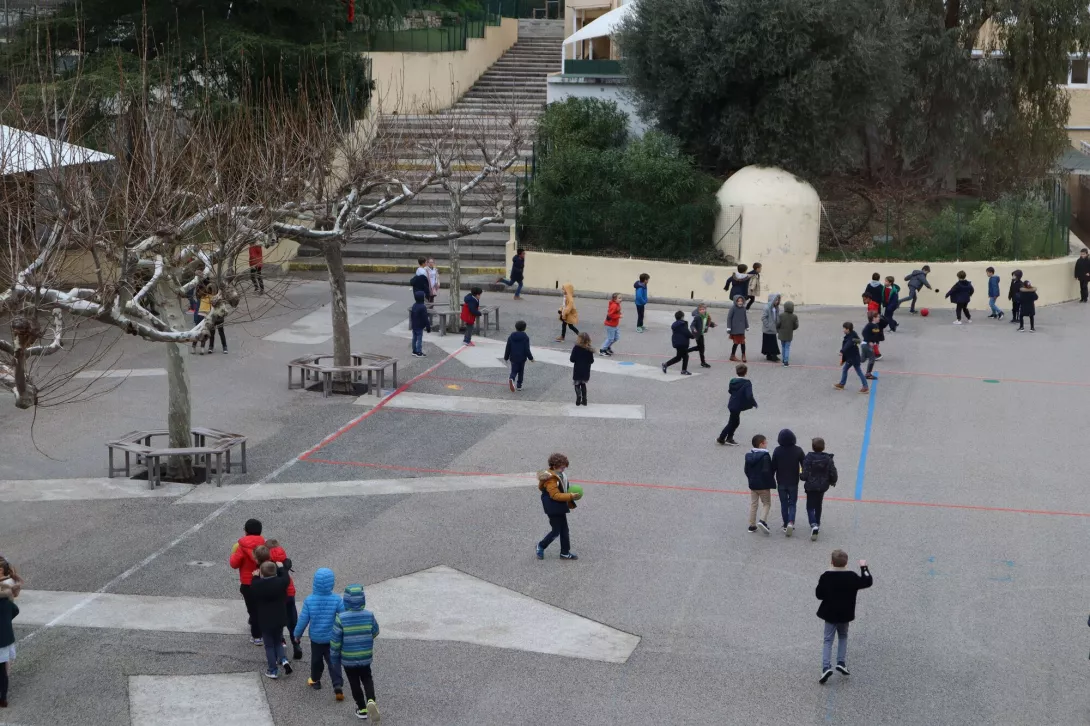 Dziedziniec szkoły Bon Accuell