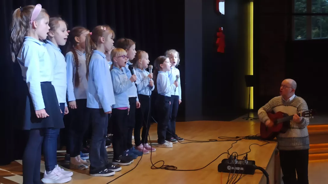 Szkolne kolędowanie 2023 klas 1-3 SSP