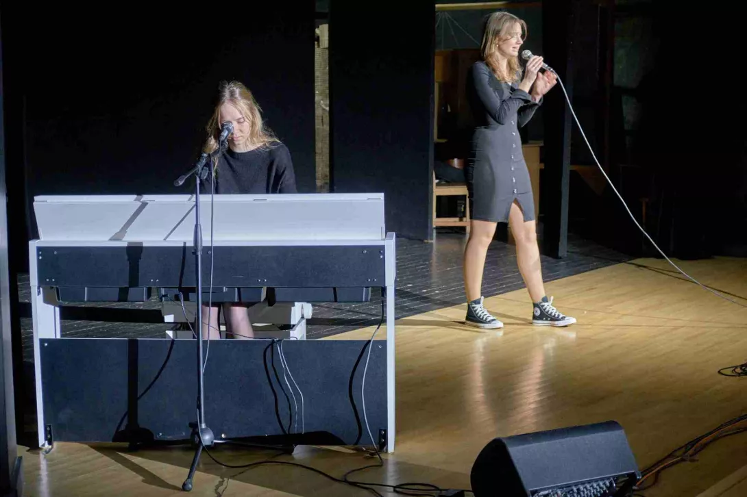 Anna Wira, Aleksandra Żak