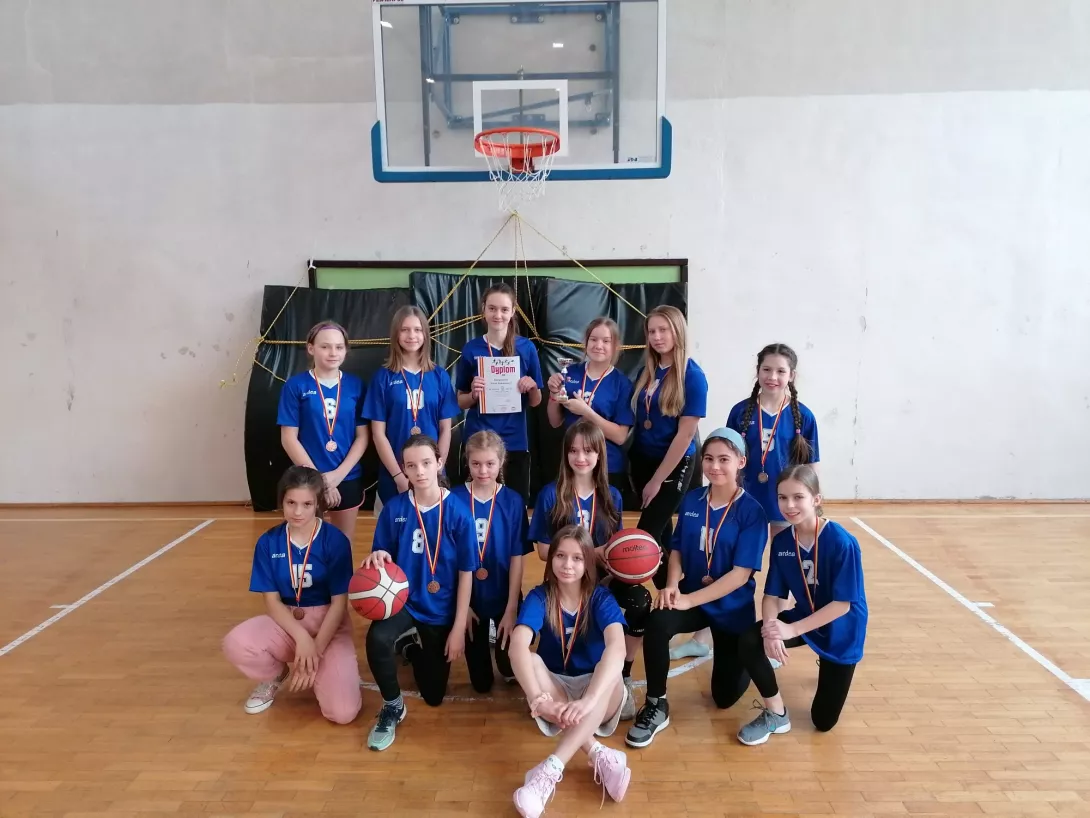 Trzecie miejsce w Mistrzostwach Łodzi w Koszykówce Dziewcząt