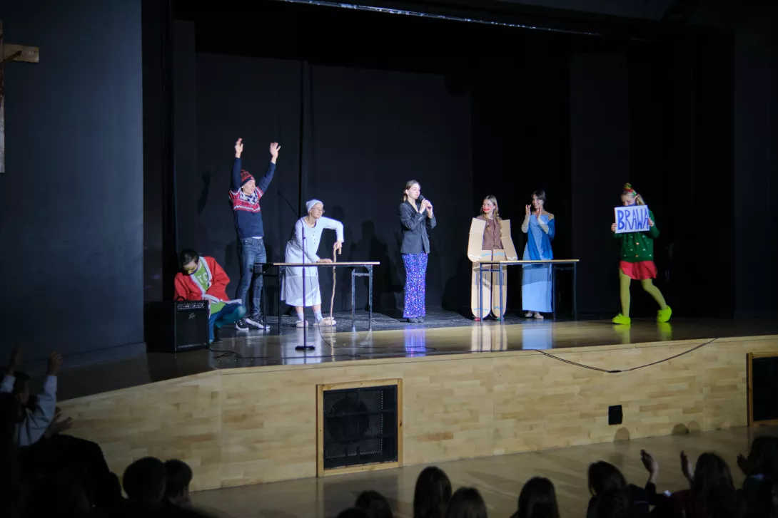 Jasełka w wykonaniu Teatru Beznazwy. (fot. Bartosz Żak)