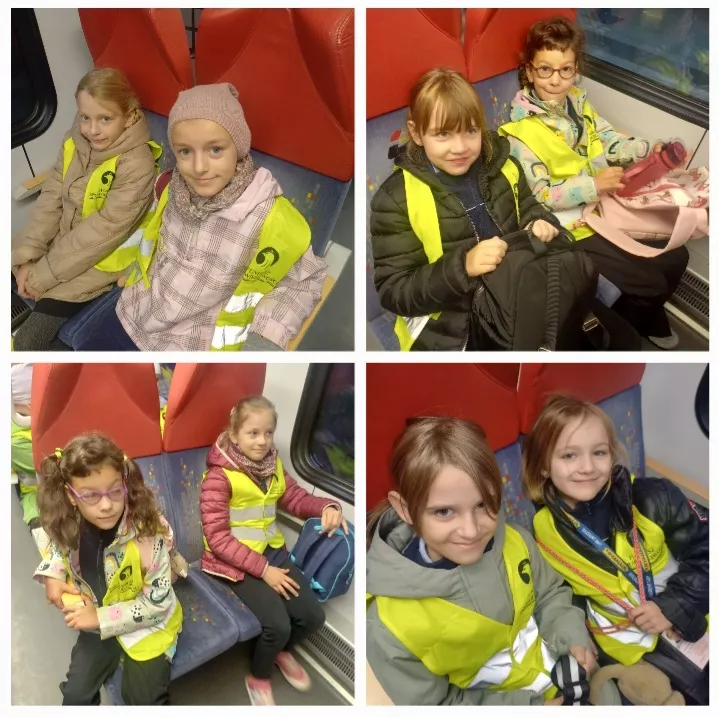 Uczniowie klas drugich w pociągu (fot. Agnieszka Konicka-Kula)