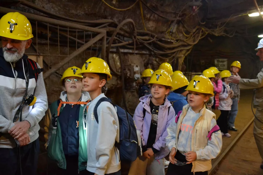 Klasy 3a i 3b w Kopalni Soli w Kłodawie.