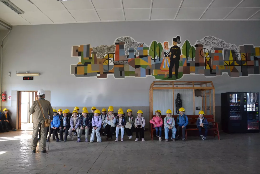 Klasy 3a i 3b w Kopalni Soli w Kłodawie.