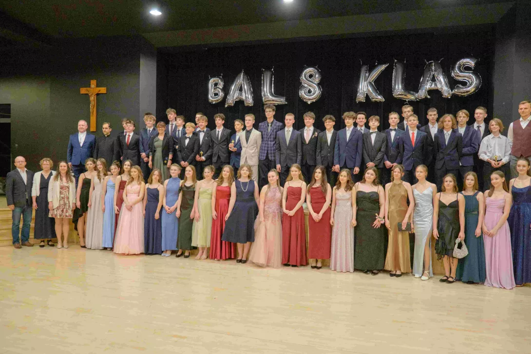 Uczniowie klas ósmych.