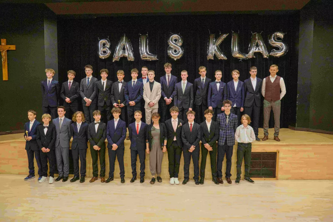 Zdjęcie grupowe klasy 8b.