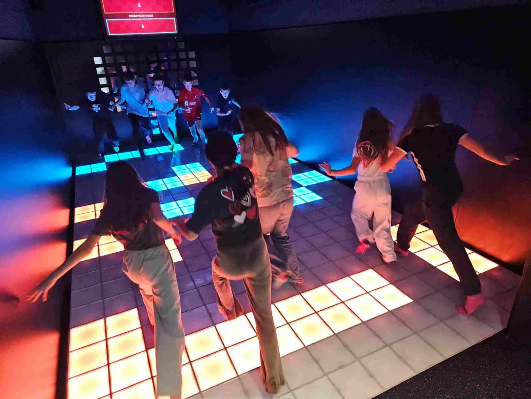 Uczniowie na zajęciach w PixelXL