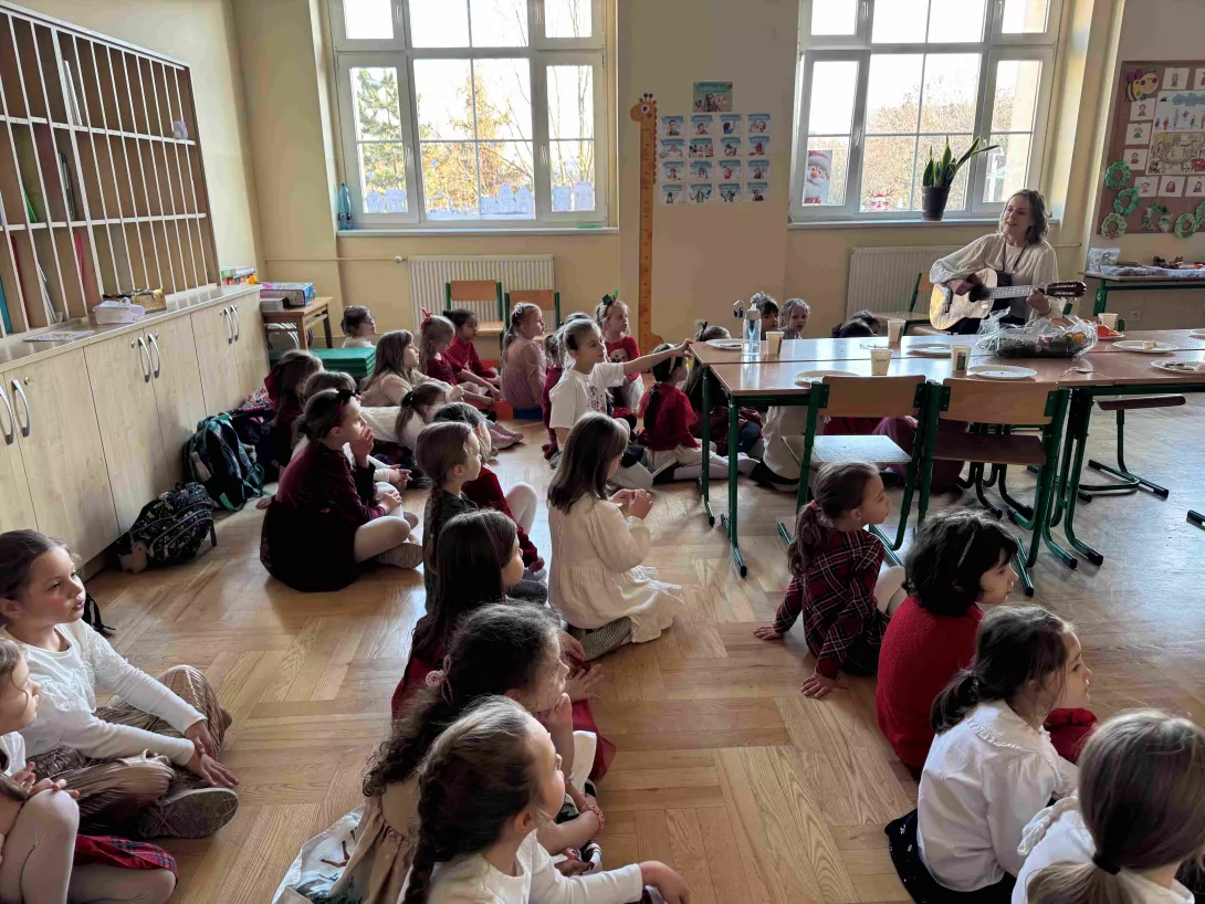 Wspólne kolędowanie klas 1a i 1c. 