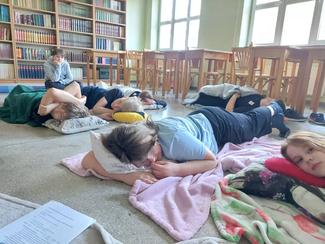 Uczniowie podczas warsztatów mindfulness