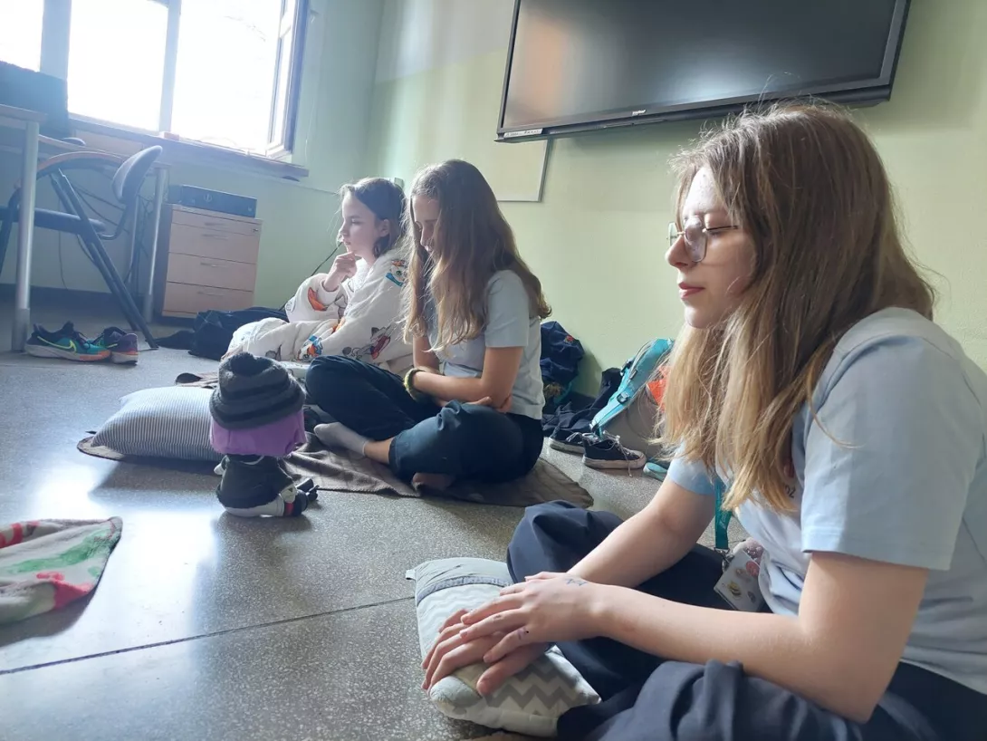 Uczniowie podczas warsztatów mindfulness