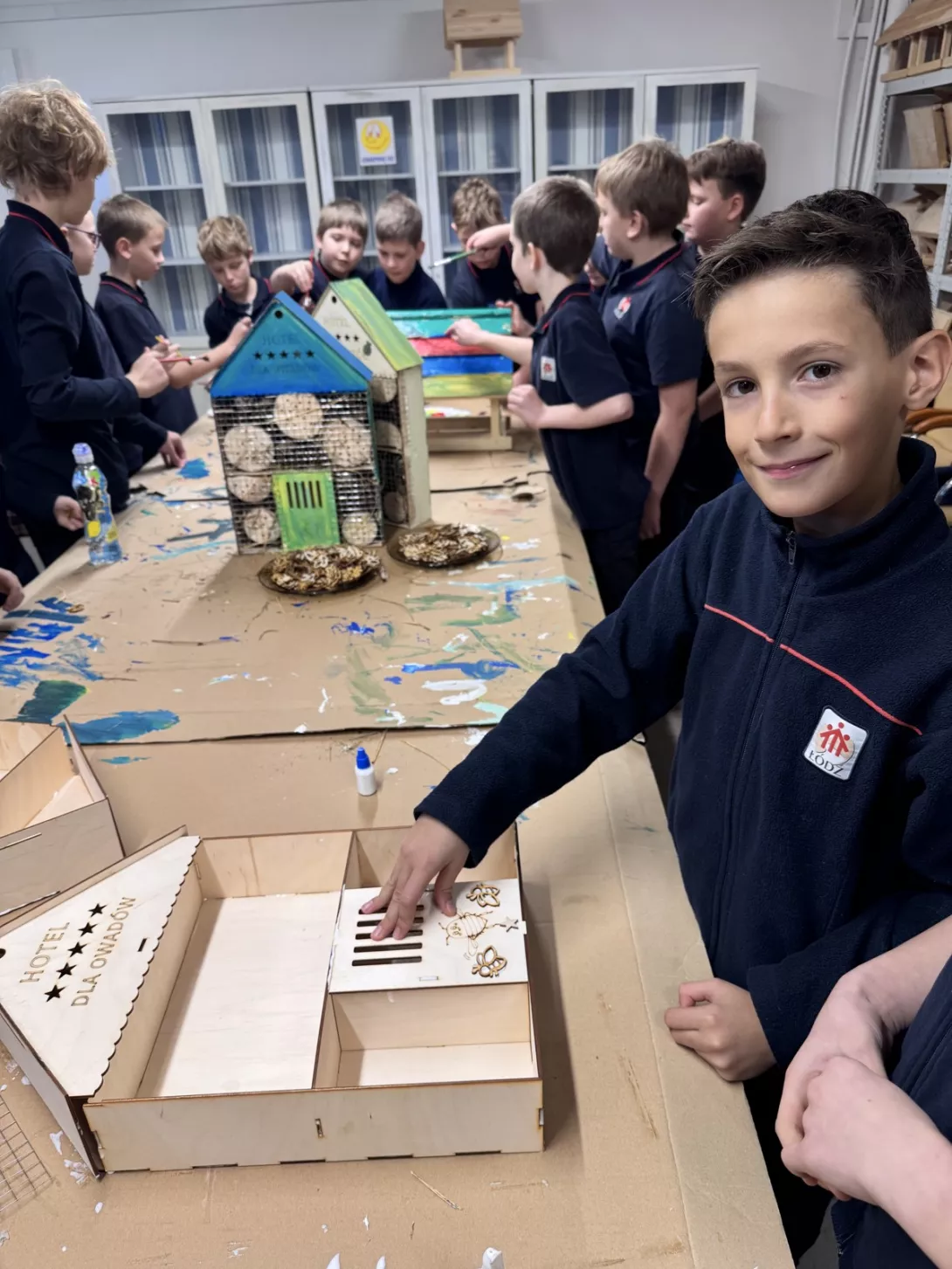 Hotel pięciogwiazdkowy dla owadów - w budowie!