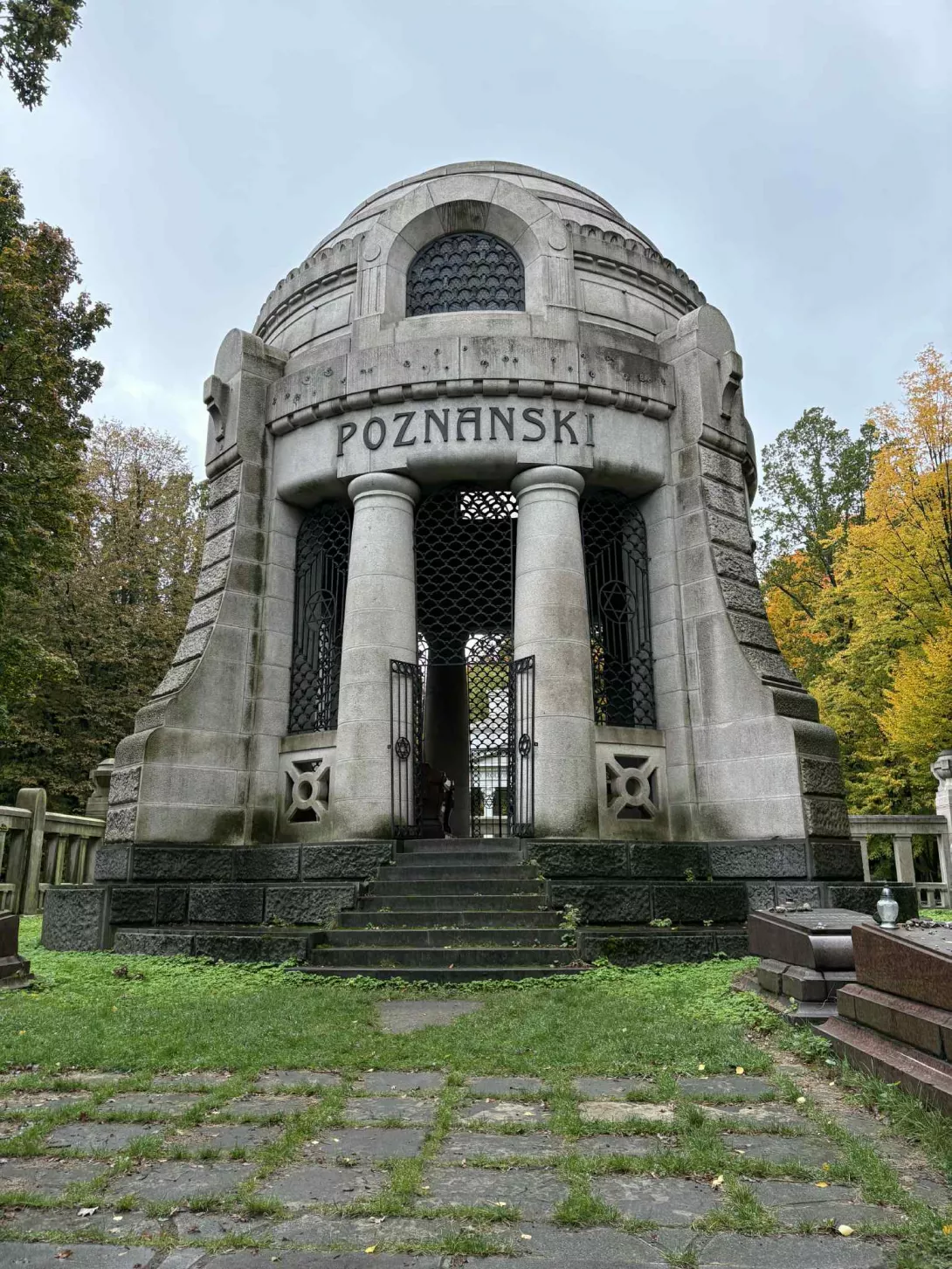 Grób rodziny Poznańskich