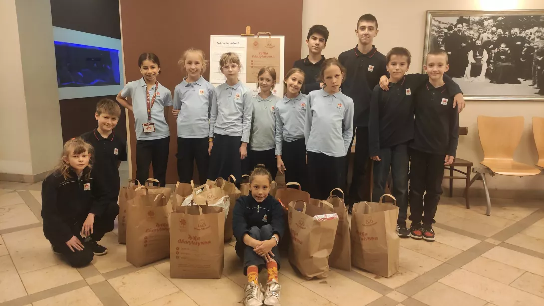 Wolontariusze SKC podczas akcji "Tytka charytatywna"