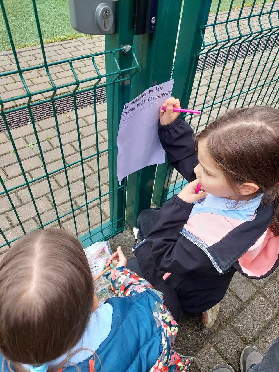 Działania trwórcze na boisku.