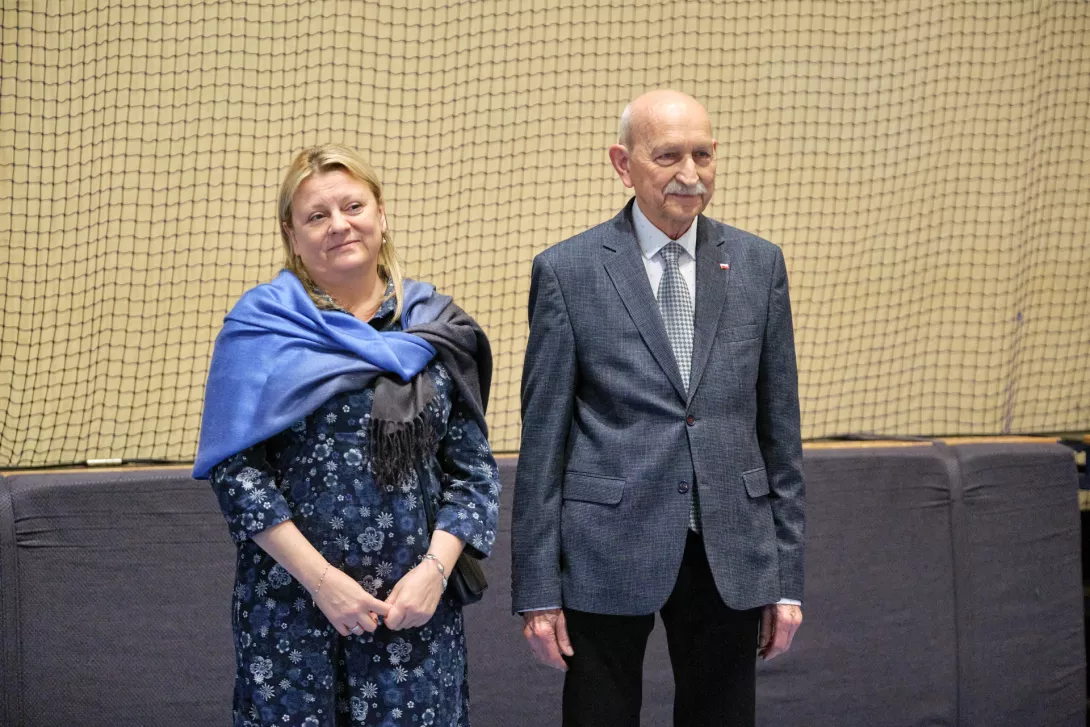 Nauczyciele odznaczeni nagrodą organu prowadzącego. (fot. Amelia Szymańska)