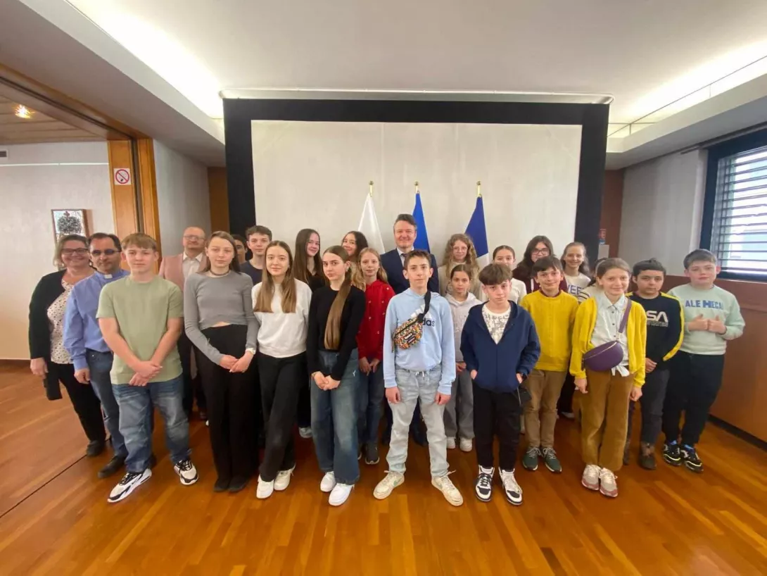 Lyon 2025, z wizytą w Konsulacie RP, spotkanie z Konsulem Generalnym, zdjęcie grupowe
