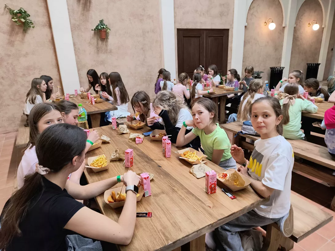 Wycieczka do Mandorii, przerwa na obiad