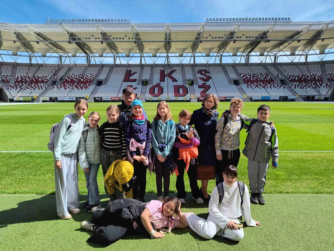 Stadion ŁKS, zdjęcie grupowe przed murawą