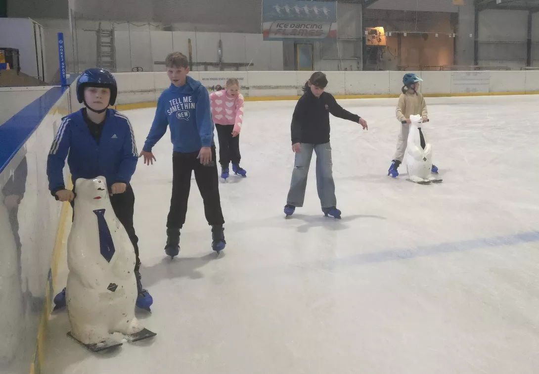 Wyjście na ślizgawkę klas piątych, foto. Jakub Fałek