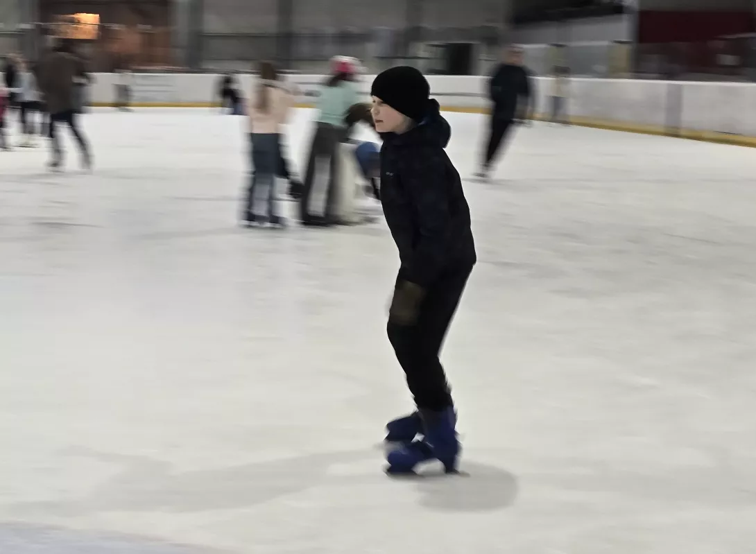 Wyjście na ślizgawkę klas piątych, foto. Jakub Fałek